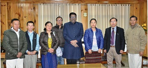 The Governor of Arunachal Pradesh Shri V. Shanmuganathan meeting with the progressive farmers of Zero,Lower Subansiri District on 1st January 2017.